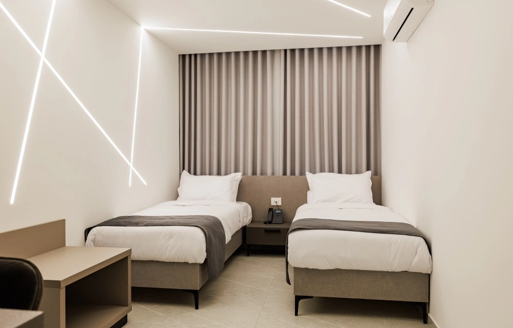 Middle Beach Hotel Gallery